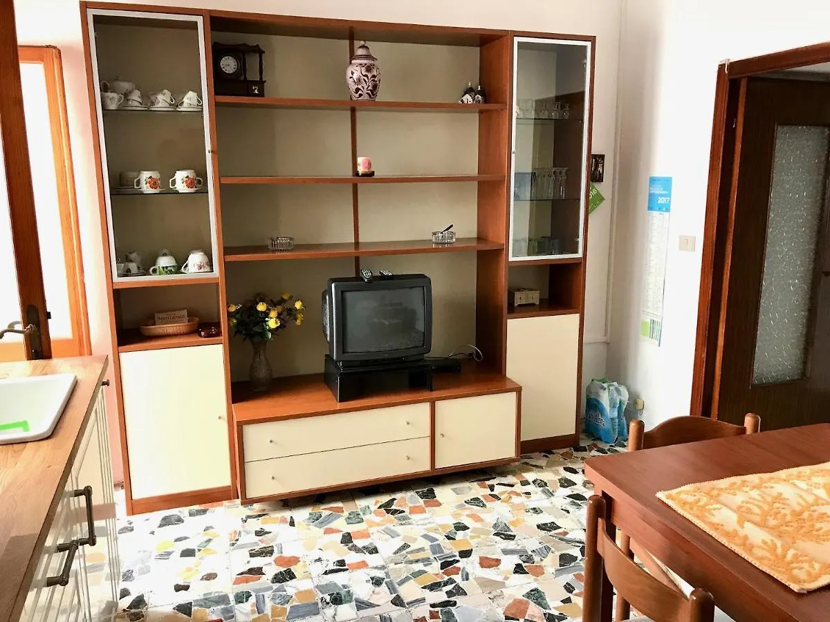サンタ・テレーザ・ガッルーラ Casa In Centro A Due Passi Dal Mareヴィラ 別荘
